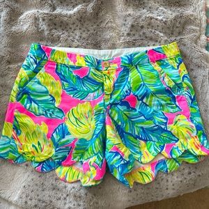 Lilly Pulitzer Scalloped Shorts- 💐🐬 Buttercup-Stretch 5” inseam